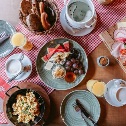 Bergfrühstück auf der Rohrkopfhütte im Allgäu